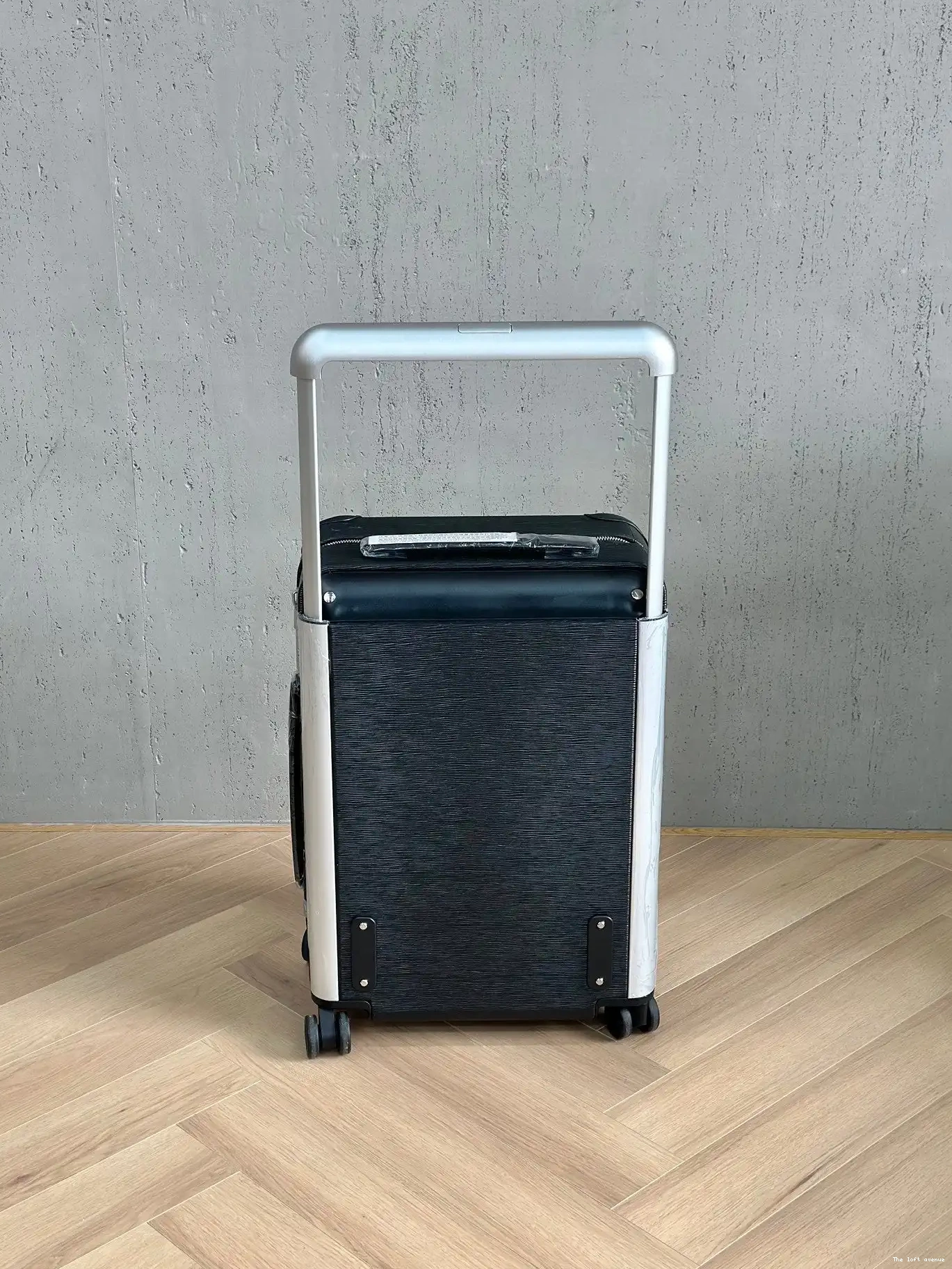 CABIN HORIZON 55 CUSTOM EMBOSSED 37L MONOGRAM SUITCASE 0521